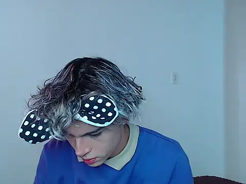 john vichenso online show from November 2025 10:10:01 PM