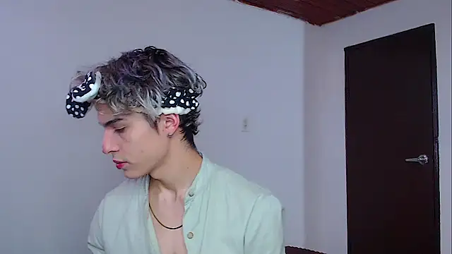 john vichenso online show from December 2025 09:53:01 PM