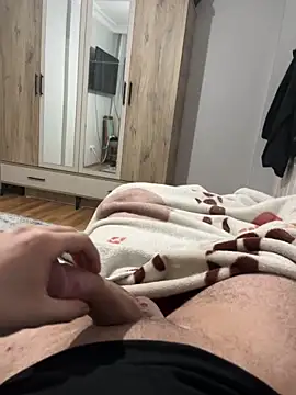 Erenn9972 online show from December 2025 08:07:02 PM