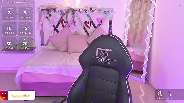 ZURY TAY online show from September 2025 11:56:02 AM