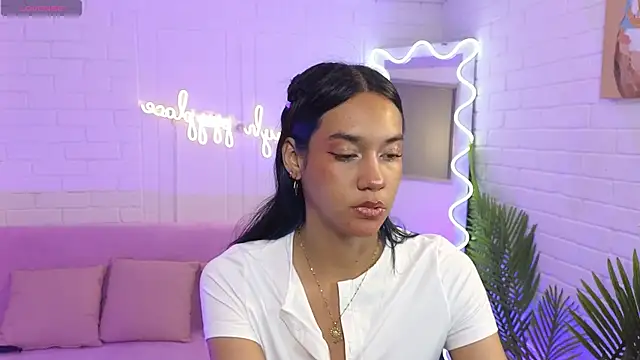 artemiss tay online show from September 2025 07:04:01 PM