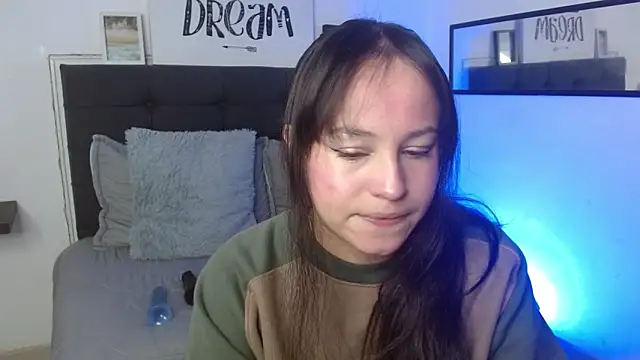 Eymmy 24 online show from September 2025 02:34:01 AM