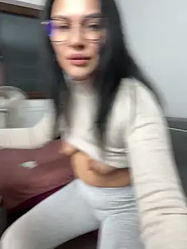 MiaKiittyy online show from October 2025 03:35:01 PM