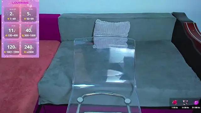 MiaKiittyy online show from October 2025 05:57:01 PM