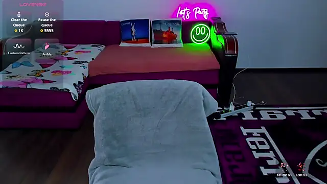 MiaKiittyy online show from December 2025 01:32:01 AM