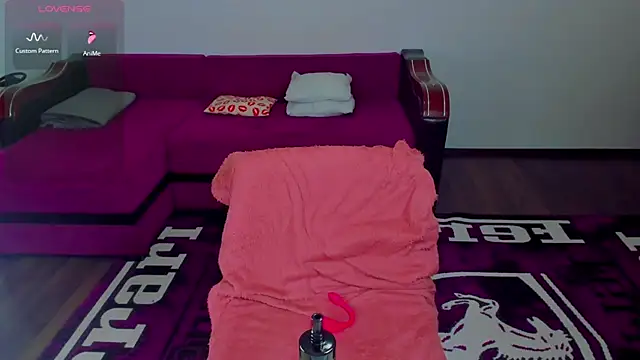 MiaKiittyy online show from January 2026 05:27:02 PM