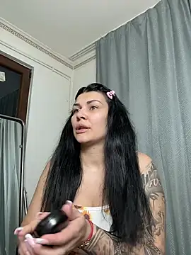 MiaKiittyy online show from February 2026 11:02:02 PM