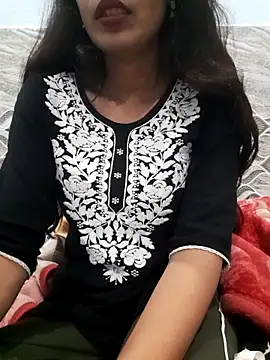 Aarti-kumri online show from November 2025 04:09:02 PM