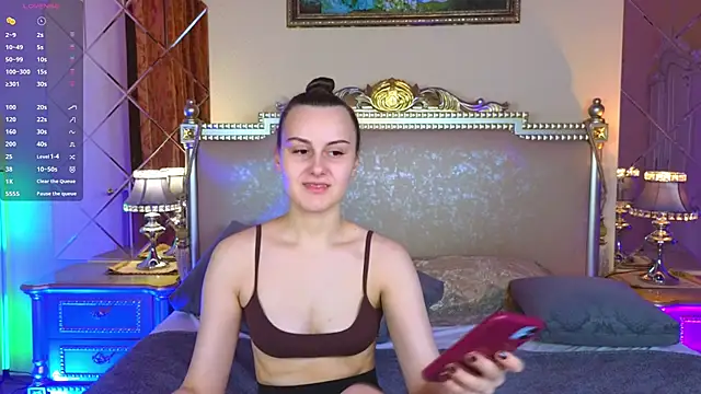 Kelly Cartier online show from November 2025 12:42:02 PM