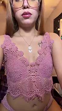 ZeziGamingg online show from June 2026 03:20:02 AM