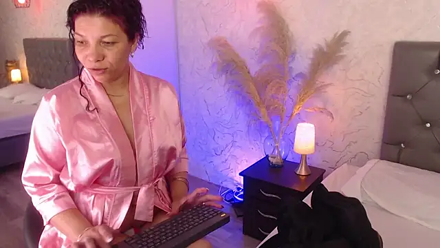 Snapshot of Serena_Houstonn chatting on June 2026 10:29:02 AM Serena Houstonn online show from June 2026 10:29:02 AM
