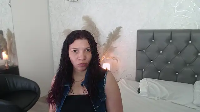 Snapshot of Serena_Houstonn chatting on June 2026 11:03:02 AM Serena Houstonn online show from June 2026 11:03:02 AM