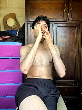 Axel-Mejia online show from November 2025 06:35:01 PM