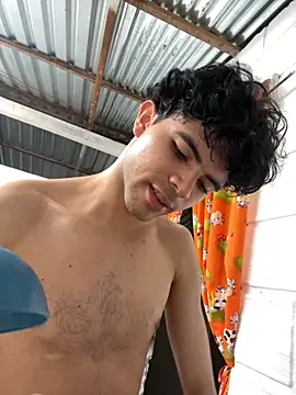 Axel-Mejia online show from December 2025 01:42:01 PM