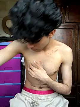 Axel-Mejia online show from December 2025 03:19:01 PM