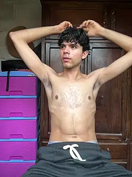 Axel-Mejia online show from December 2025 07:44:01 PM