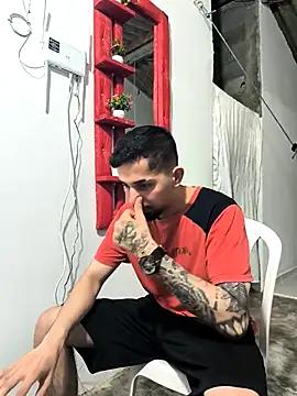 giannis090 online show from October 2025 08:39:02 PM