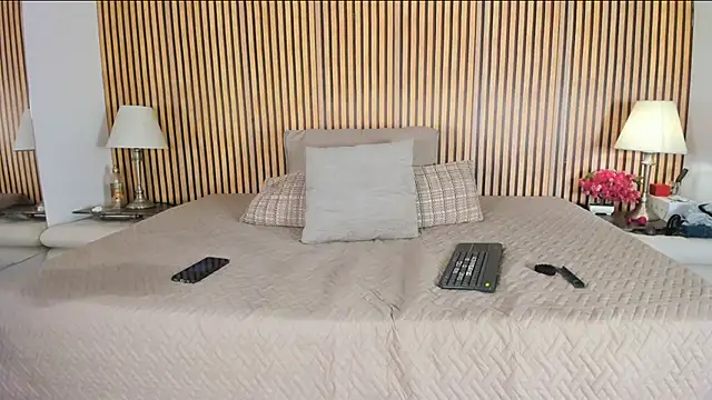 keeyla stone online show from September 2025 08:25:01 PM