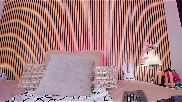 keeyla stone online show from November 2025 08:30:01 PM