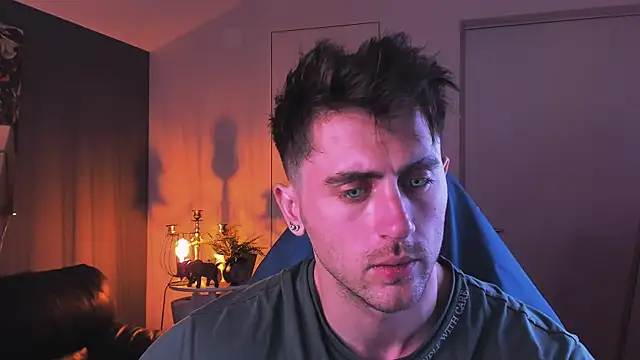 Oscar Miller  online show from October 2025 09:02:01 PM