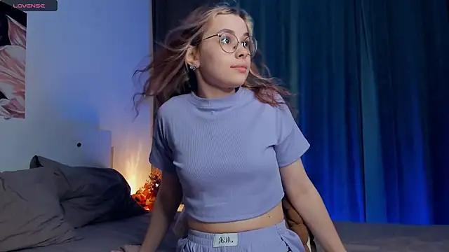 VedaSchulz online show from November 2025 06:33:02 PM