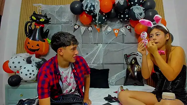 ChanellandMax online show from October 2025 02:29:01 PM