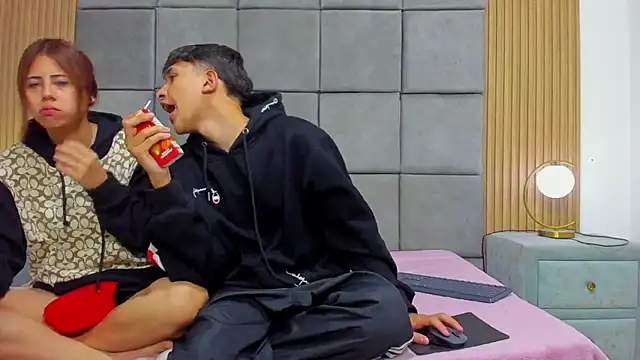 ChanellandMax online show from January 2026 01:24:02 PM