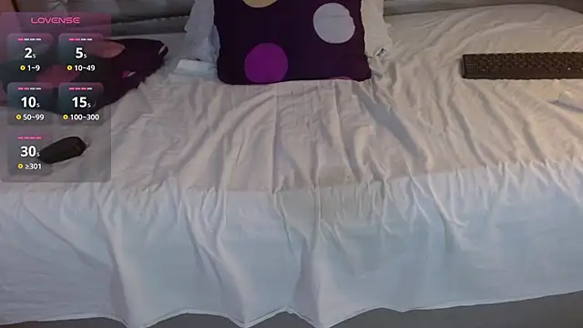 angiellam online show from October 2025 06:50:02 PM