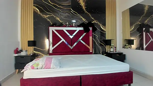 VioletRose as online show from November 2025 08:19:01 PM