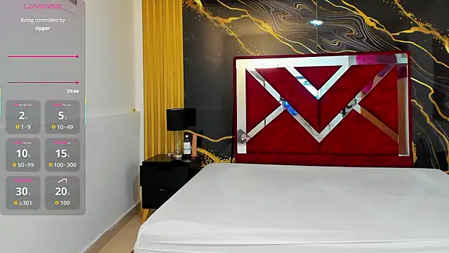 VioletRose as online show from February 2026 07:43:01 PM