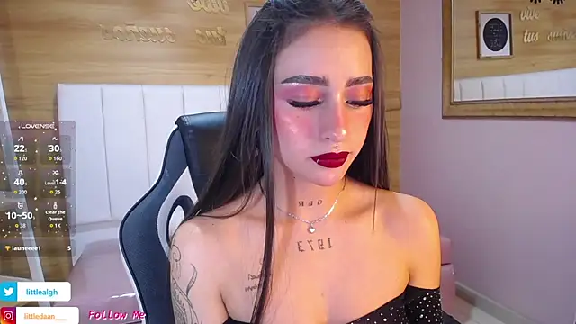 Abril Velvet a  online show from October 2025 07:44:02 PM