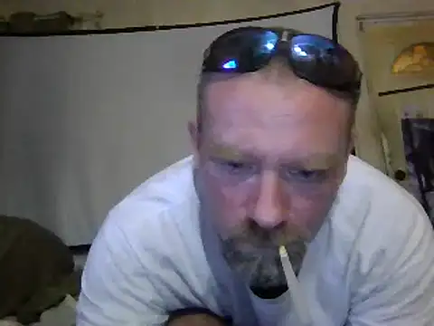 Snapshot of Eat_it_from_the_back chatting on September 2025 02:45:01 AM Eat it from the back online show from September 2025 02:45:01 AM