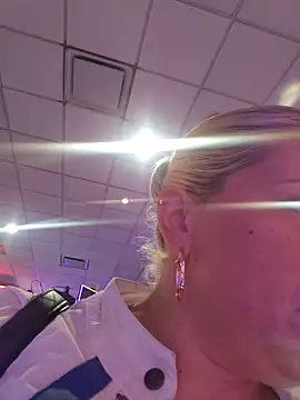 Snapshot of toomuchofafreak chatting on October 2025 10:24:01 AM toomuchofafreak online show from October 2025 10:24:01 AM