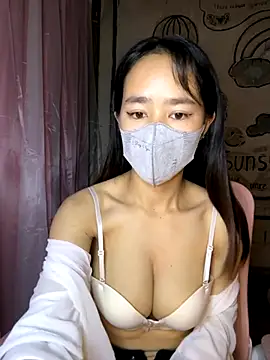 TiNa 04 online show from October 2025 11:01:02 PM