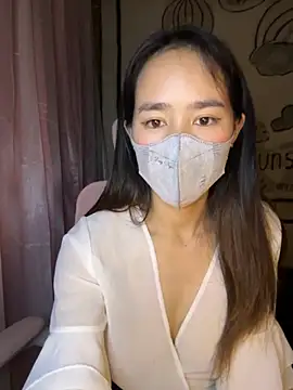 TiNa 04 online show from October 2025 10:45:02 AM