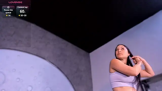 ReinaChloe online show from February 2026 04:03:02 PM