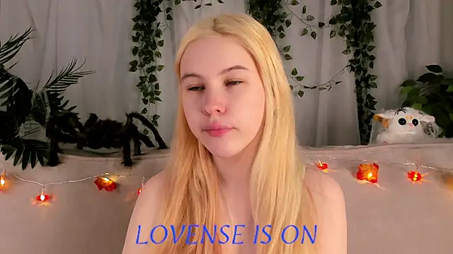 ElizSpieth online show from October 2025 01:06:01 AM