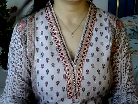 Snapshot of Rumi_cute chatting on April 2026 03:24:01 PM Rumi cute online show from April 2026 03:24:01 PM