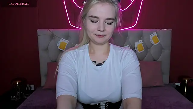 RuthBryant online show from September 2025 01:40:02 AM