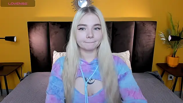 RuthBryant online show from November 2025 12:32:01 AM