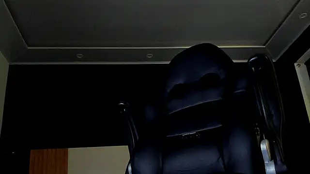 Damartinez27 online show from November 2025 04:30:01 PM