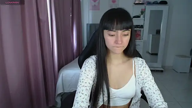 Snapshot of violetta_blackk chatting on May 2026 04:35:01 PM violetta blackk online show from May 2026 04:35:01 PM