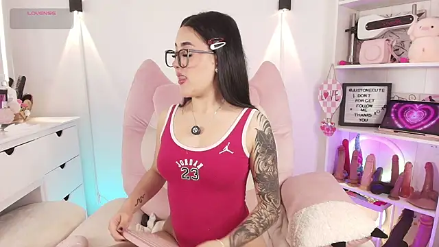 justonecute online show from June 2026 04:47:02 AM