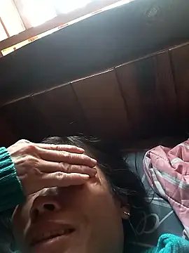 CoMay003 online show from December 2025 04:18:02 AM