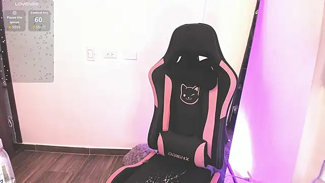 samiacooper25 online show from September 2025 09:53:02 AM