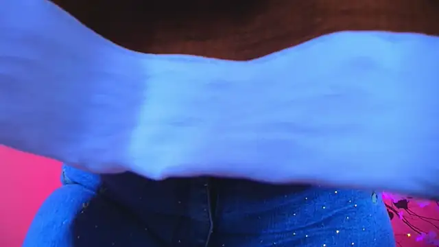 Cristal hott1 online show from December 2025 08:04:02 PM