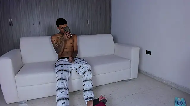 Hot destructionXxx18 online show from September 2025 07:38:01 PM