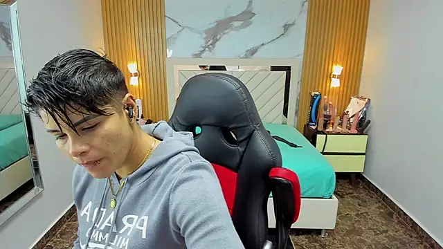 KAROLLJONES1 online show from October 2025 02:34:02 AM