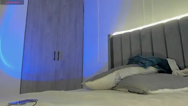 Ice Princess  online show from October 2025 01:13:01 PM