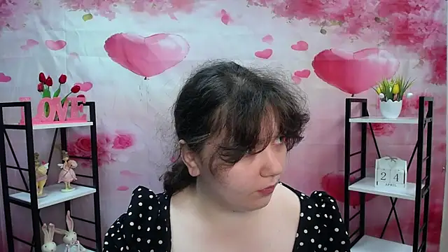 Snapshot of NeonilaLisova chatting on April 2026 05:10:02 AM NeonilaLisova online show from April 2026 05:10:02 AM